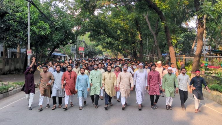 তা’মীরুল মিল্লাত কামিল মাদরাসা টঙ্গী’র শিক্ষার্থীদের যমুনায় আবস্থান