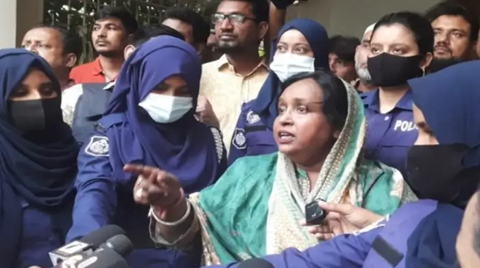 রিমান্ডে কোনো তথ্য দিচ্ছে না সাবেক মেয়র আইভি!