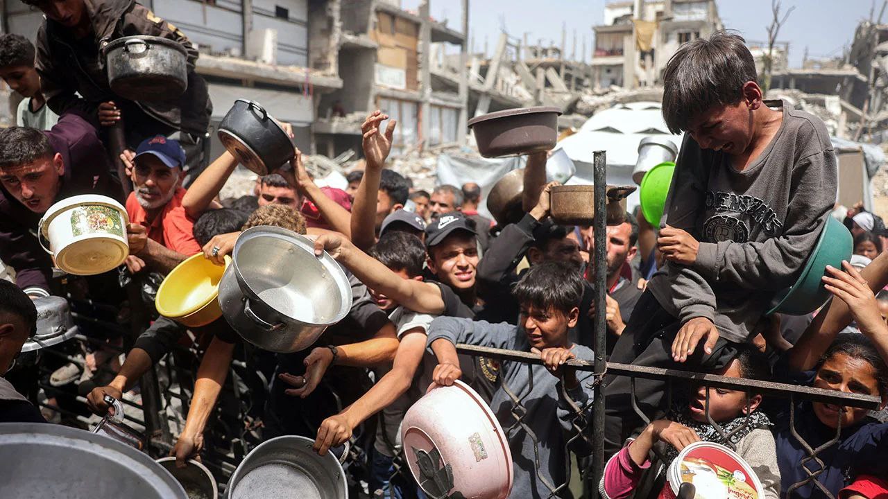 ট্রাম্পের চাপে গাজায় খাবার প্রবেশে অনুমোদন