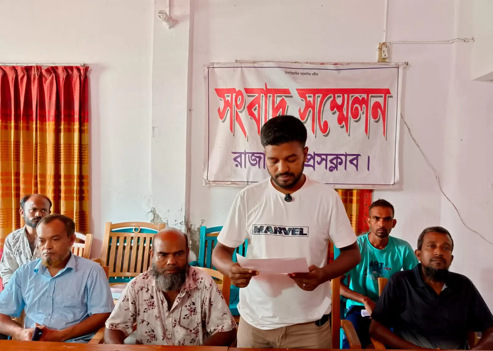 রাজাপুরে জমি দখলের চেষ্টার অভিযোগে উত্তেজনা, হামলায় আহত ৩