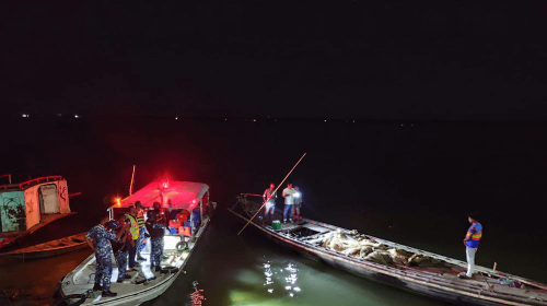 কিশোরগঞ্জের বাজিতপুরে নদীতে নৌকা ডুবে নিখোঁজ ১ জন।