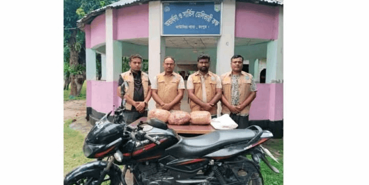 কাউনিয়ায় গাঁজাসহ মোটরসাইকেল রেখে পালালো মাদক ব্যবসায়ী!