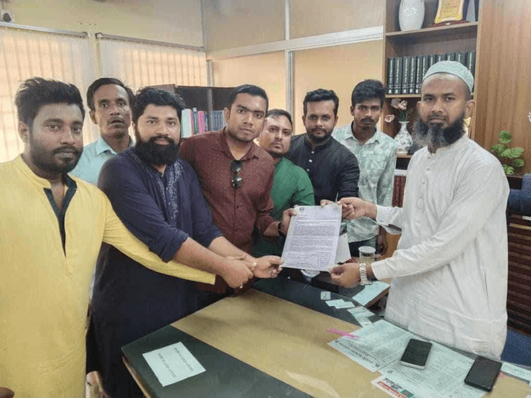 বাবুগঞ্জে বিভিন্ন সমস্যা সমাধানে ইউএনও বরাবর এবি পর্টির স্মারকলিপি