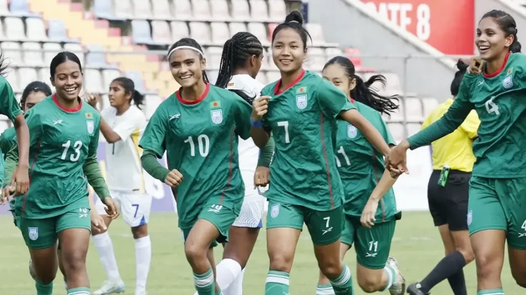 শ্রীলঙ্কার জালে ৯ গোল দিয়ে সাফ শুরু বাংলার মেয়েদের!