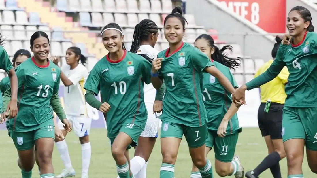 শ্রীলঙ্কার জালে ৯ গোল দিয়ে সাফ শুরু বাংলার মেয়েদের!