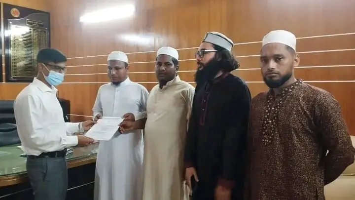 জুলাই জাগরণ ও স্বৈরাচার প্রতিরোধ দিবস' উপলক্ষে ইসলামী ছাত্র আন্দোলনের স্মারকলিপি প্রদান।