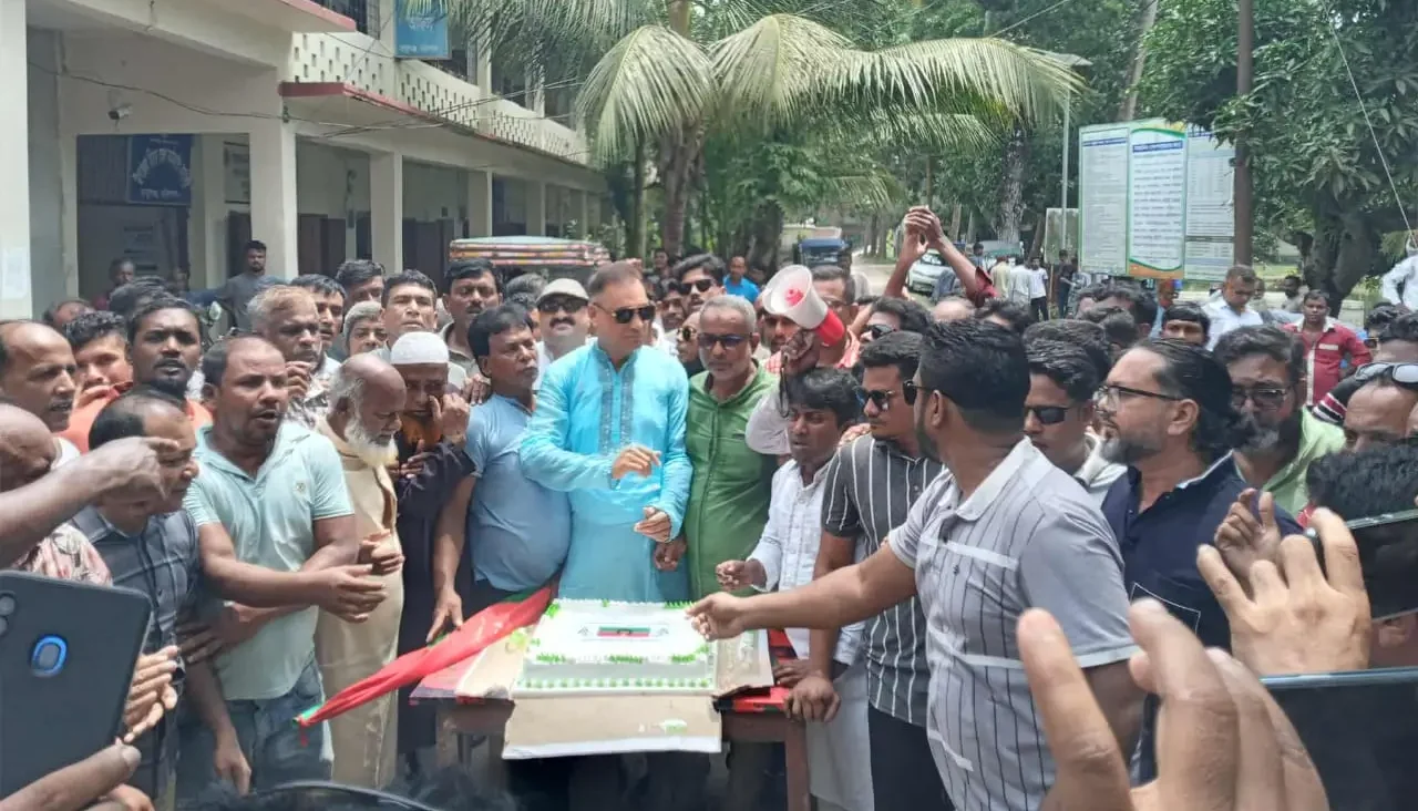 বাবুগঞ্জে উৎসবমুখর পরিবেশে বিএনপির ৪৭তম প্রতিষ্ঠাবার্ষিকী উদযাপন