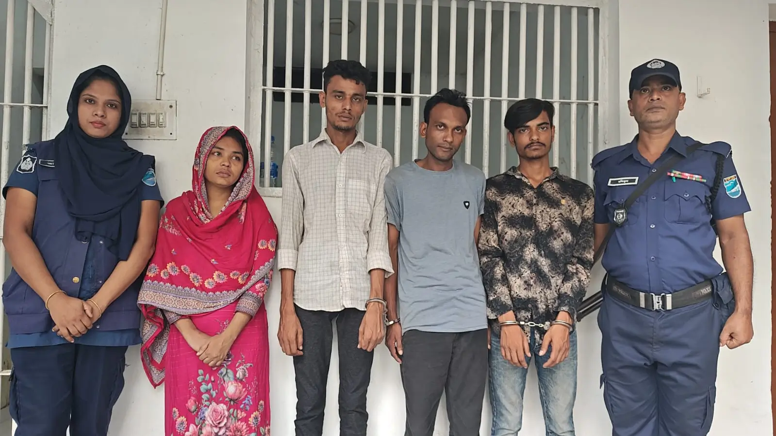 হানি ট্র্যাপে ফেলে ইন্সপেক্টরকে অপহরণ: নারীসহ চার অপহরণকারী গ্রেফতার