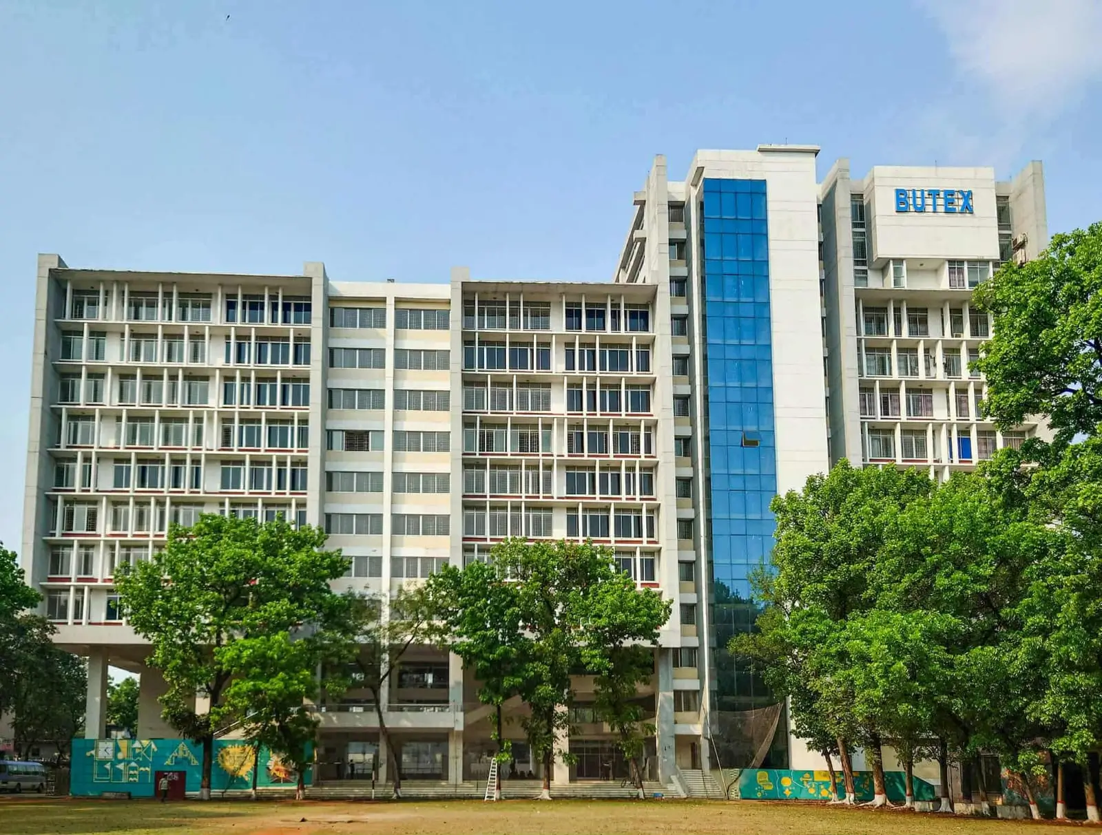 ভূমিকম্প ঝুঁকি: ১১ দিন বুটেক্সে ক্লাস-পরীক্ষা বন্ধ, হল ছাড়ার নির্দেশ