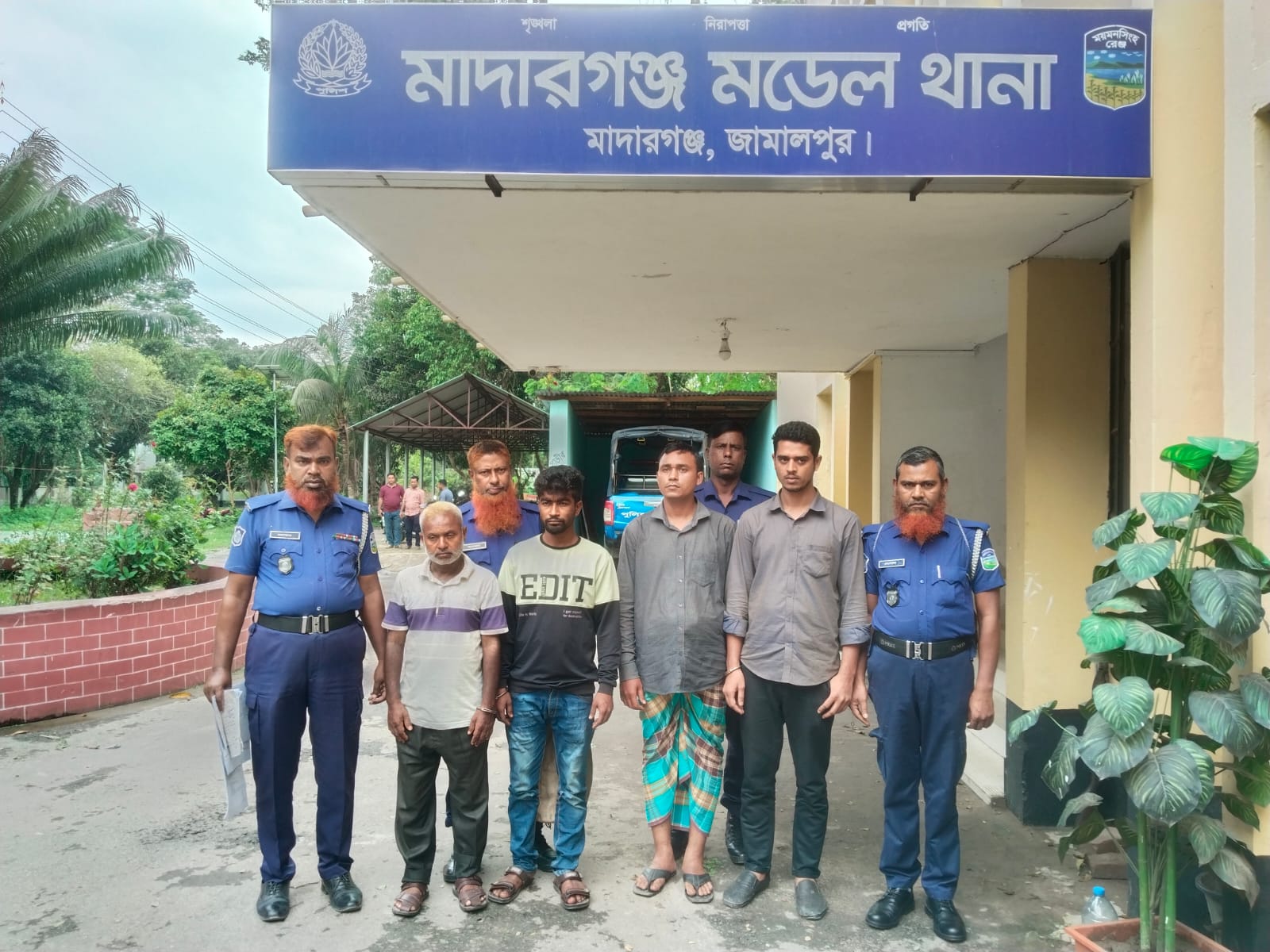 ​মাদারগঞ্জে ২৫ লক্ষ টাকার হেরোইনসহ রাজশাহীর ২মাদক কারবারি আটক