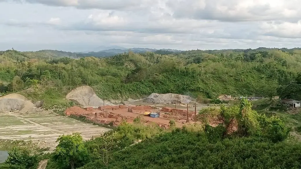 লামায় অবৈধ ইটভাটার দৌরাত্ম্য, পাহাড় কাটা ও বন উজাড়ের অভিযোগে ক্ষোভ