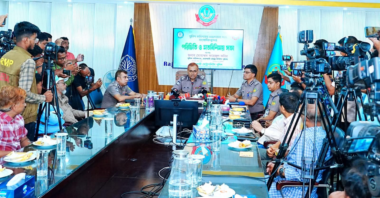 রাজশাহী সাংবাদিক এর সাথে নবাগত আরএমপি পুলিশ কমিশনারের মতবিনিময়
