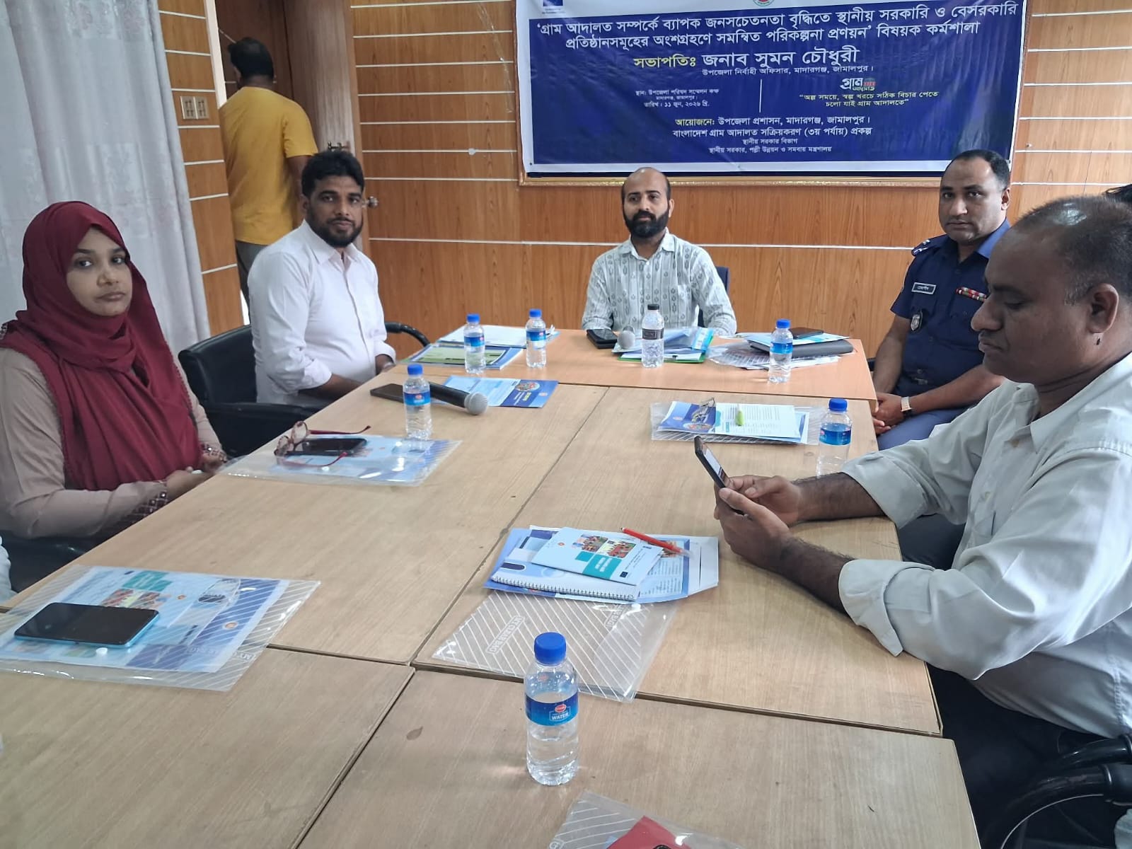 মাদারগঞ্জে ​গ্রাম আদালতের প্রচার জোরদারে সমন্বিত কর্মশালা অনুষ্ঠিত