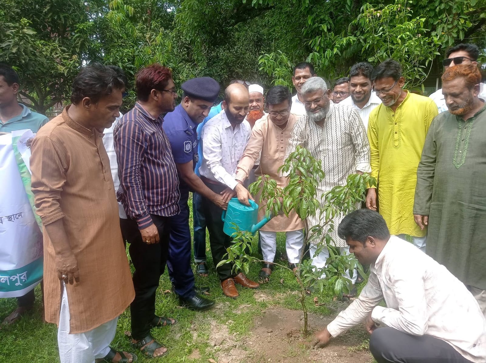 ​মাদারগঞ্জে ১৮০ দিন মেয়াদি বৃক্ষরোপণ কর্মসূচির জমকালো উদ্বোধন