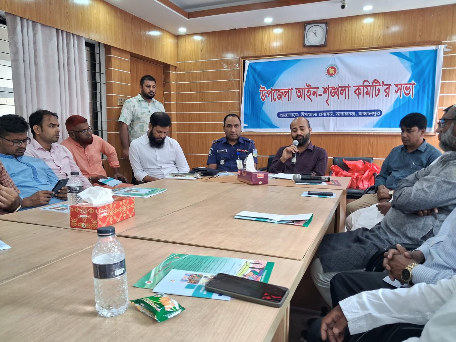 মাদারগঞ্জে আইনশৃঙ্খলা কমিটির সভা: মাদকের বিরুদ্ধে সামাজিক আন্দোলনের ডাক