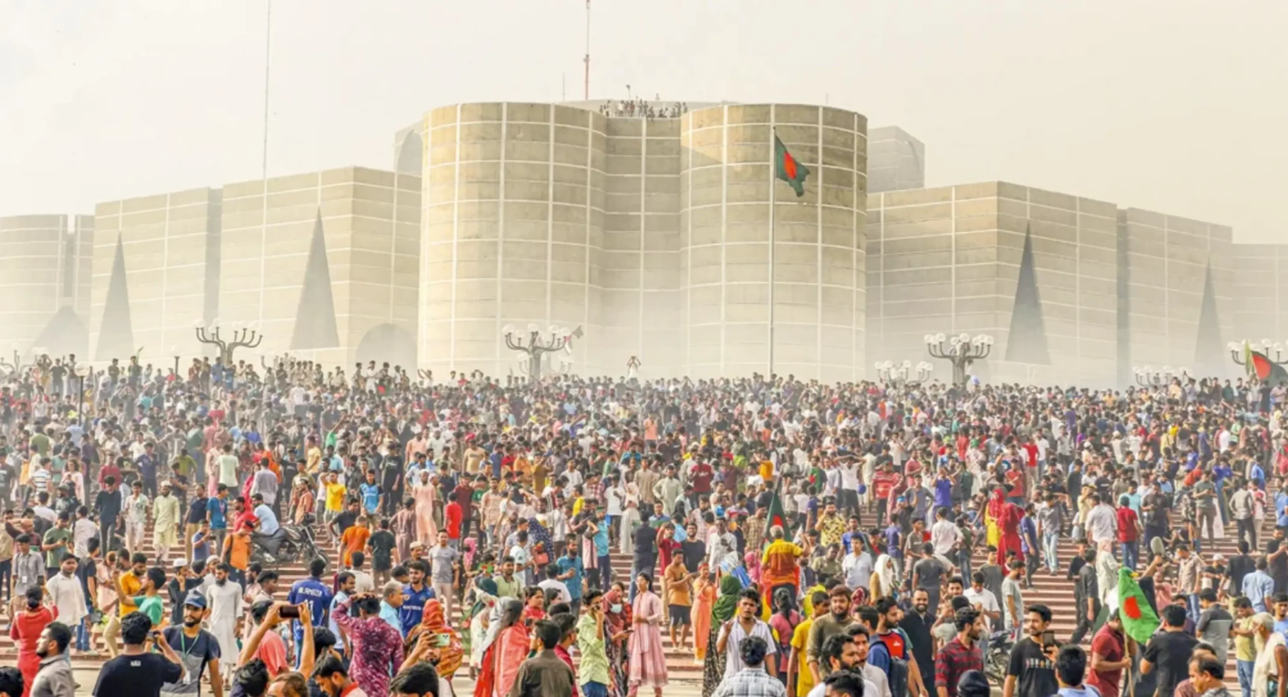 রক্তস্নাত জুলাইয়ের দ্বিতীয় বর্ষপূর্তি: মাসব্যাপী বিভিন্ন কর্মসূচিতে মুখর রাজপথ, ফিরে দেখা সেই গণঅভ্যুত্থান