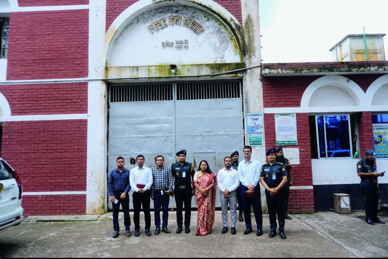 শেরপুর কারাগার পরিদর্শন করলেন জেলা প্রশাসক ফরিদা ইয়াসমিন