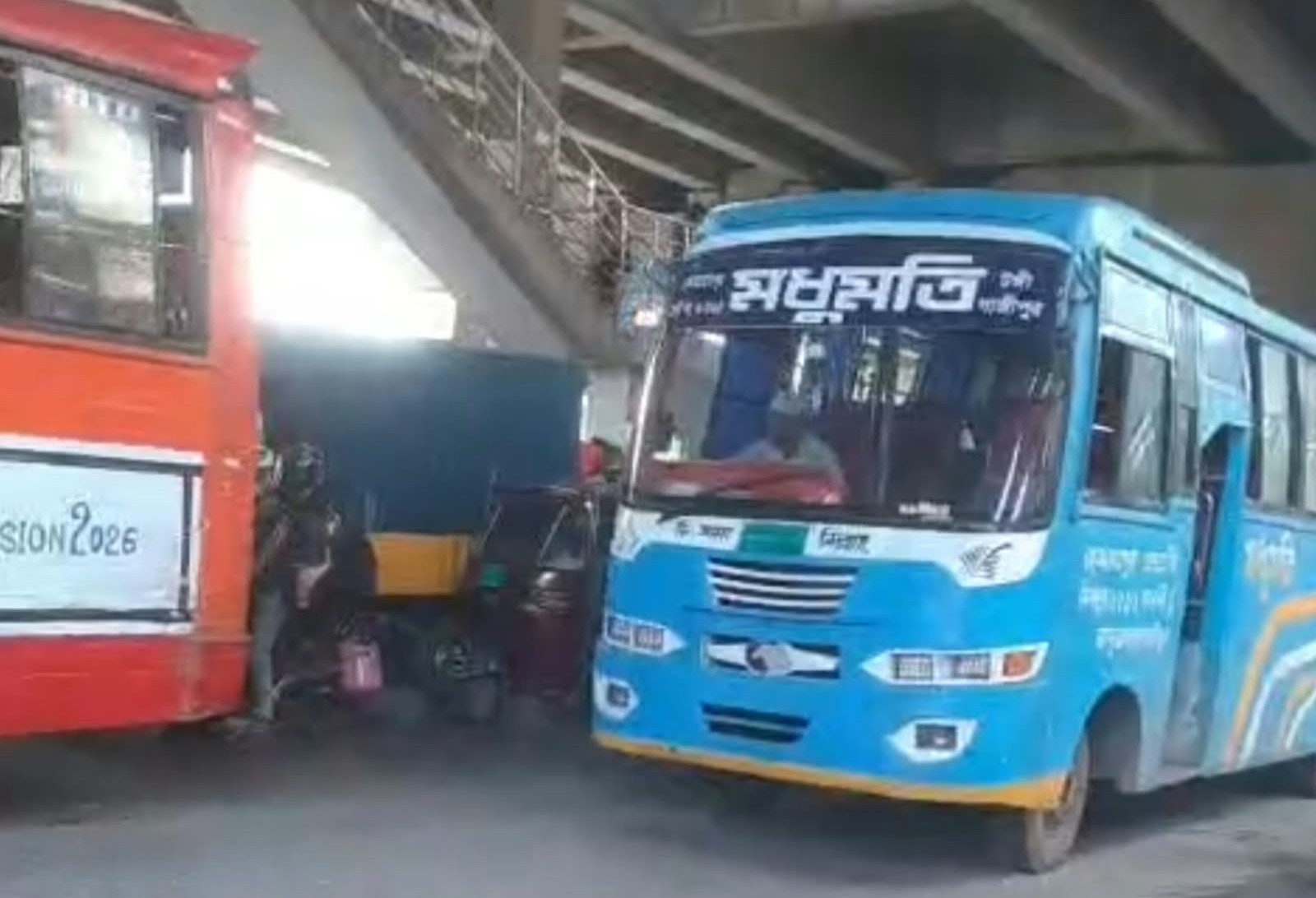 রুট পারমিট ছাড়াই গাজীপুরে মধুমতি পরিবহন, বৈধ বাস মালিকদের ক্ষোভ