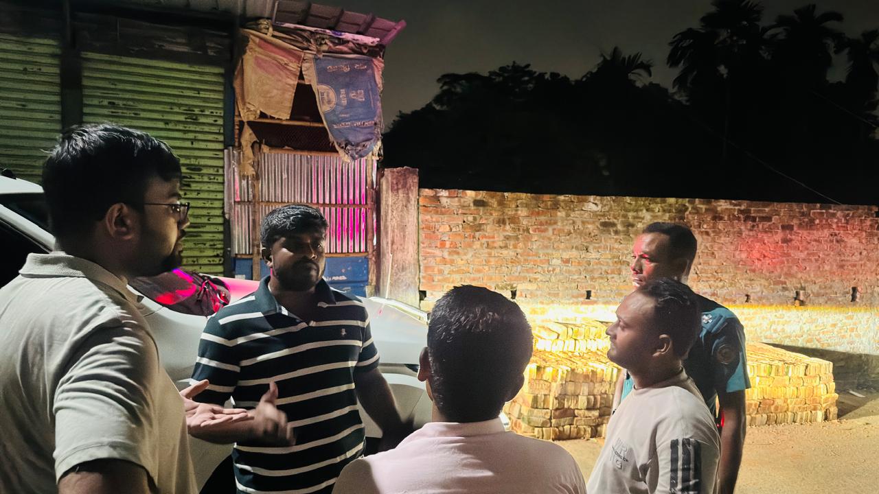 চট্টগ্রামে পাহাড় কাটার অভিযোগে রাতব্যাপী অভিযান