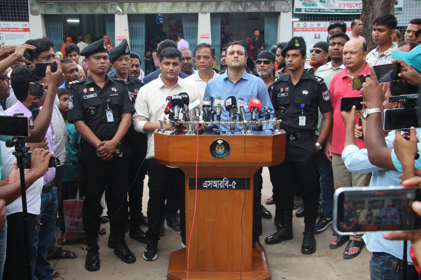 রাজশাহী মেডিক্যালে দালাল ধরতে এসআরবি ৫ এর অভিযান