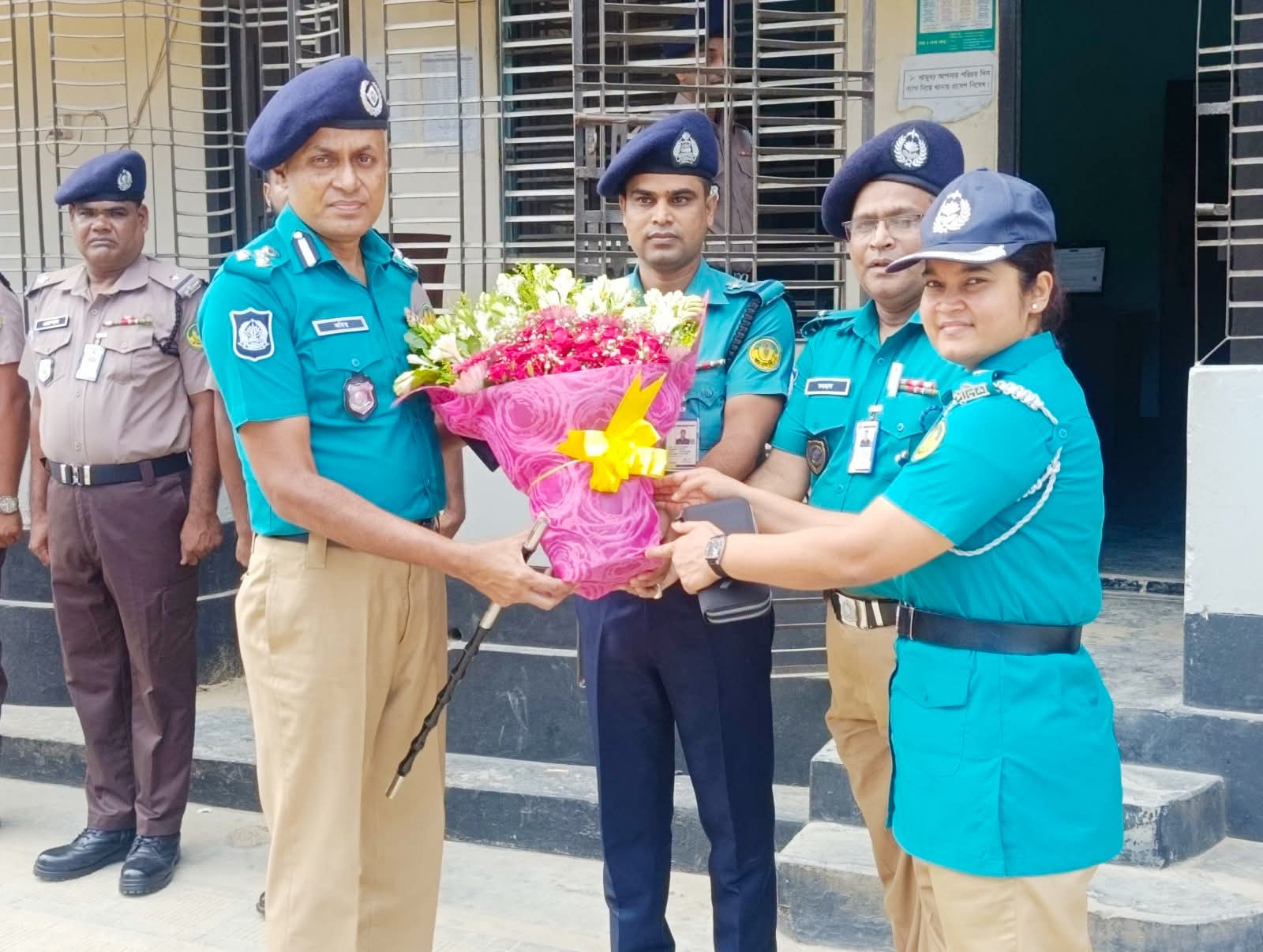 কাশিয়াডাঙ্গা থানা পরিদর্শনে আরএমপি কমিশনার, অপরাধ দমনে কঠোর ব্যবস্থা নেওয়ার নির্দেশ