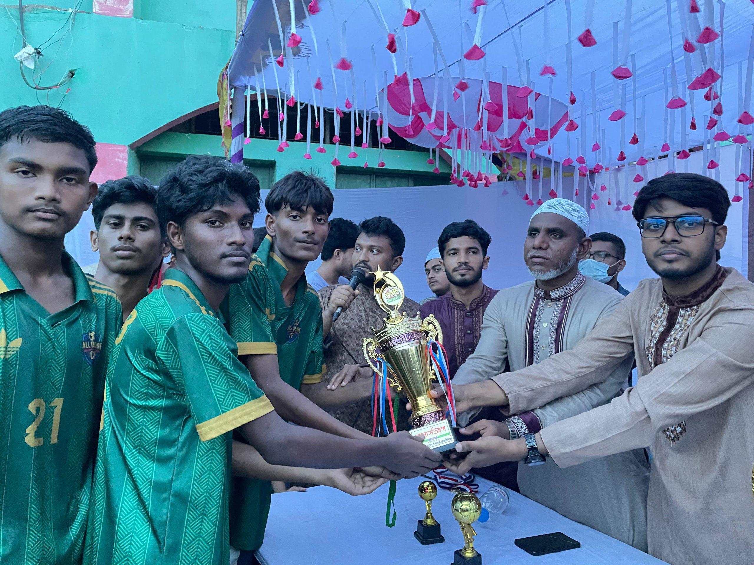 গাজীপুরে জুলাই শহীদ স্মৃতি ফুটবল টুর্নামেন্টের ফাইনাল ও পুরস্কার বিতরণী সম্পন্ন