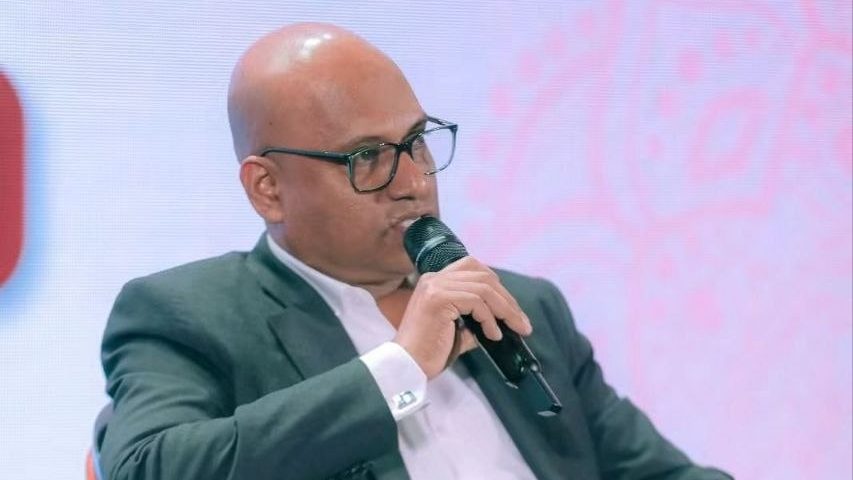 মিটিংয়ের পর চা বাগানে ছুটি: ধীরা হেট্টিয়ারাচ্চির হাত ধরে শ্রীলঙ্কার নতুন চমক